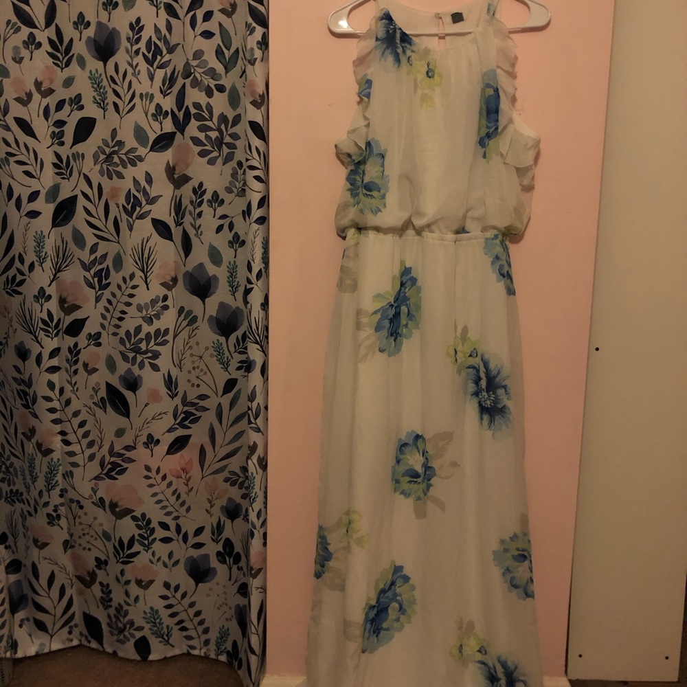 White floral maxi dress